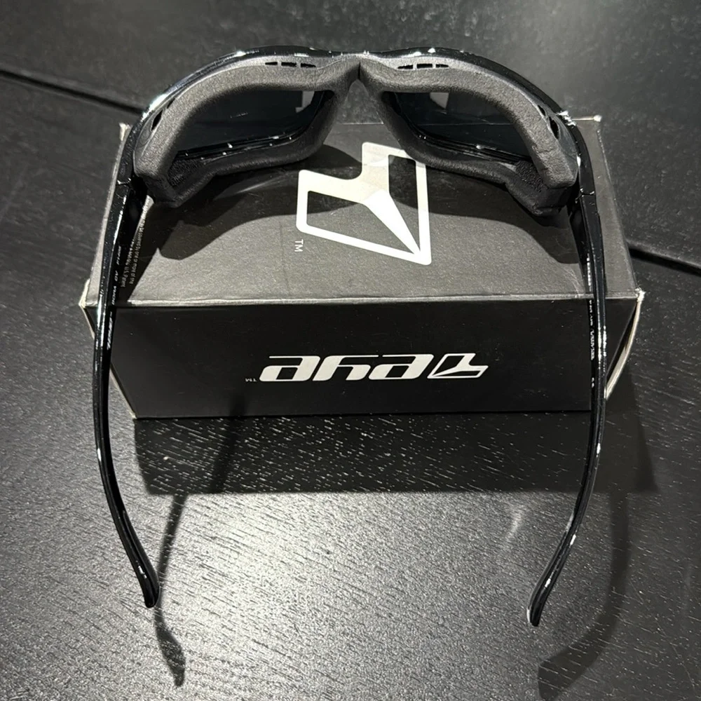 7eye Bora Gloss Black +1.50 Readers Riding Sunglasses